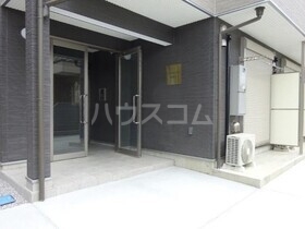 18/26 エントランス