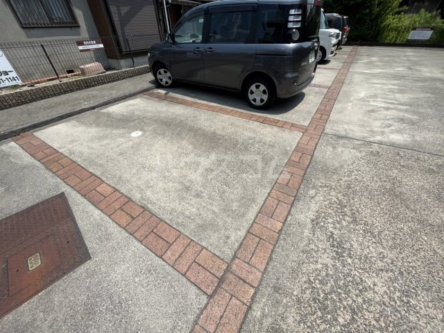 22/30 駐車場