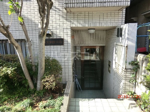 22/28 エントランス