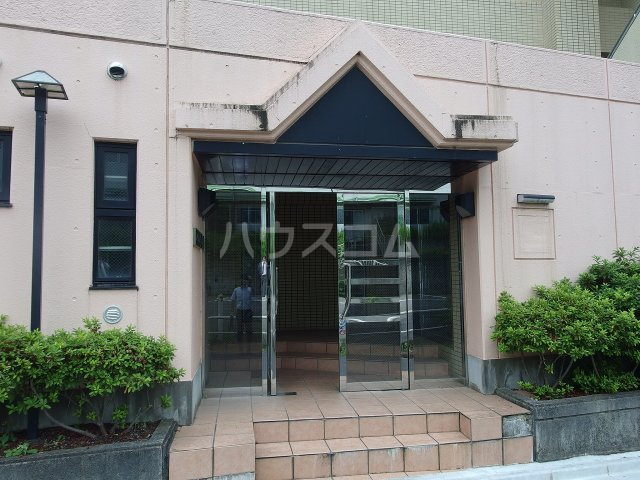 22/30 エントランス
