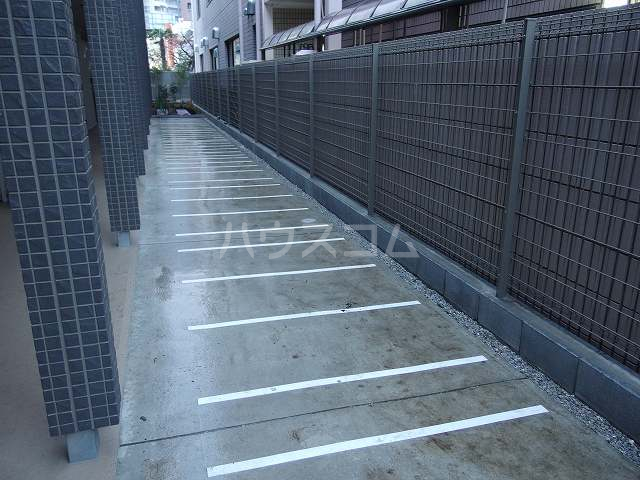 22/30 駐車場