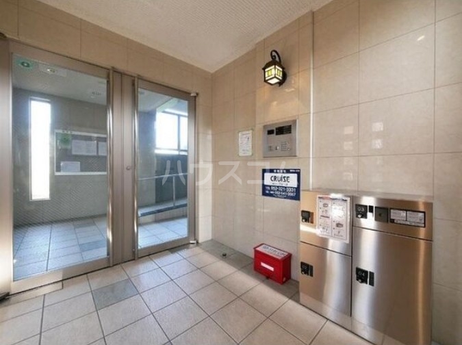 20/29 エントランス