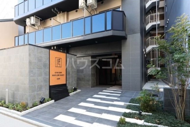 13/23 エントランス