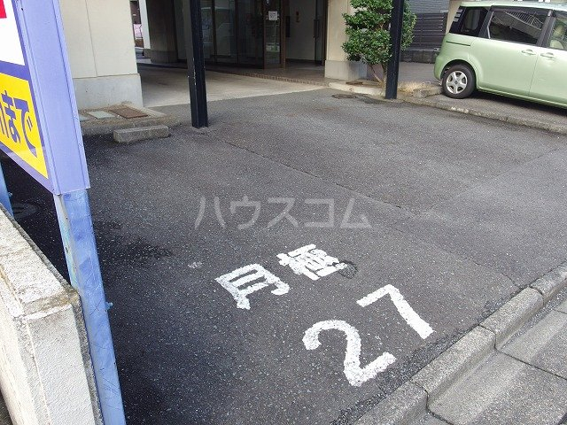 22/30 駐車場