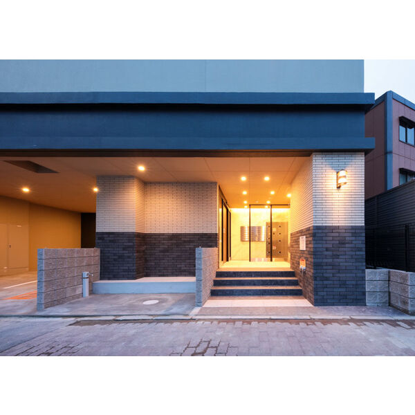 19/25 エントランス