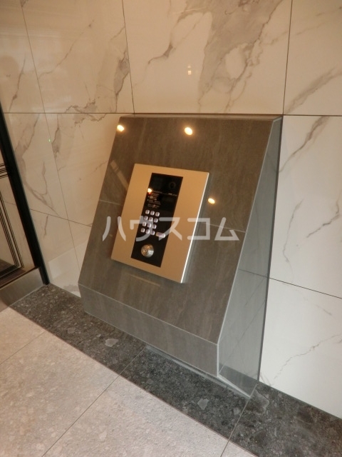 21/25 エントランス