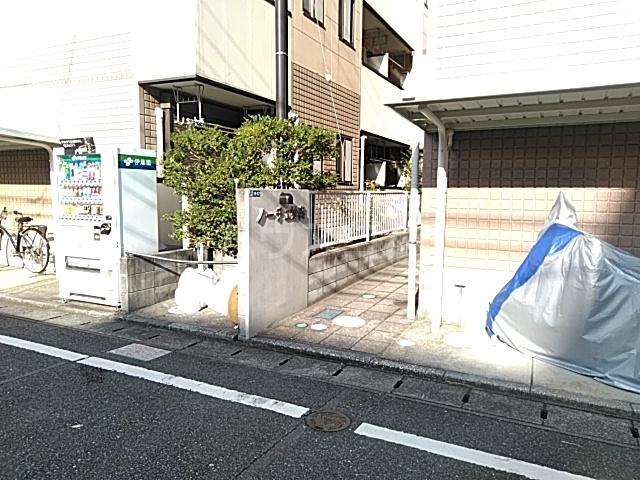 2/4 エントランス