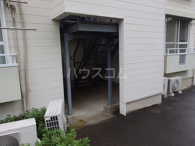 23/30 エントランス