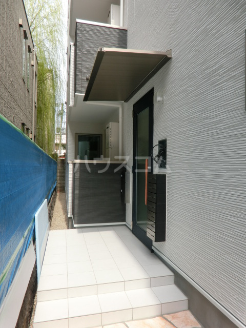 24/27 エントランス