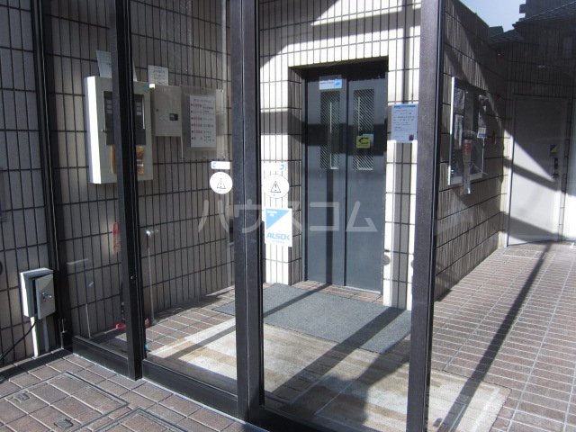 19/20 エントランス