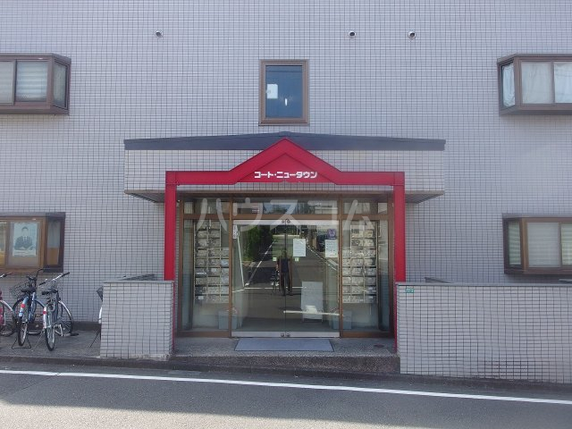 23/30 エントランス