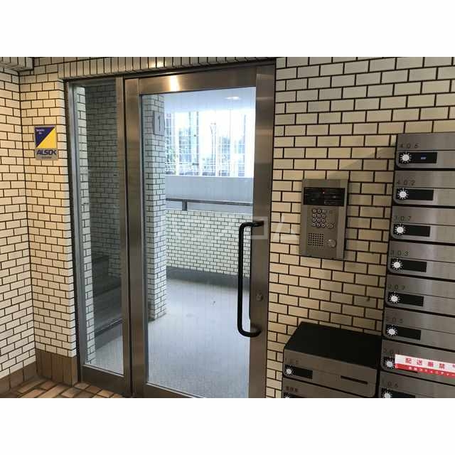 13/22 エントランス