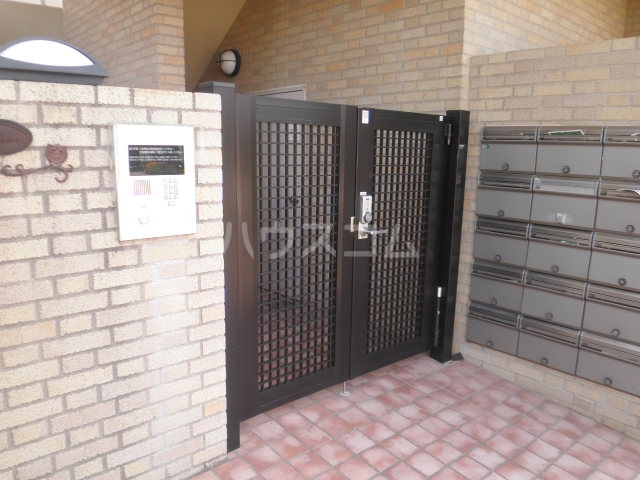 15/22 エントランス