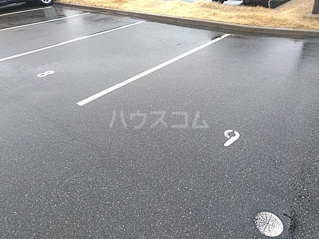 28/30 駐車場