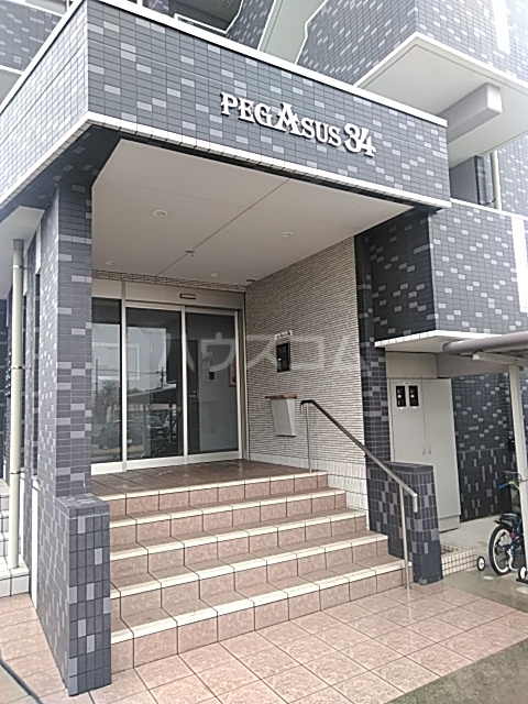 27/30 エントランス