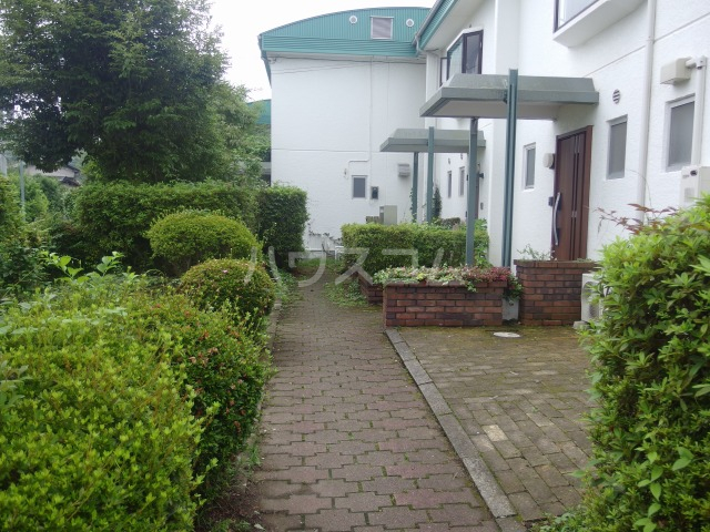 21/30 エントランス