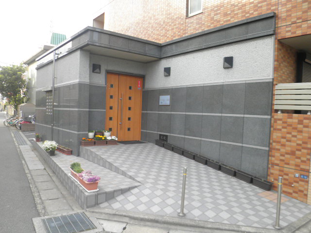 20/30 エントランス