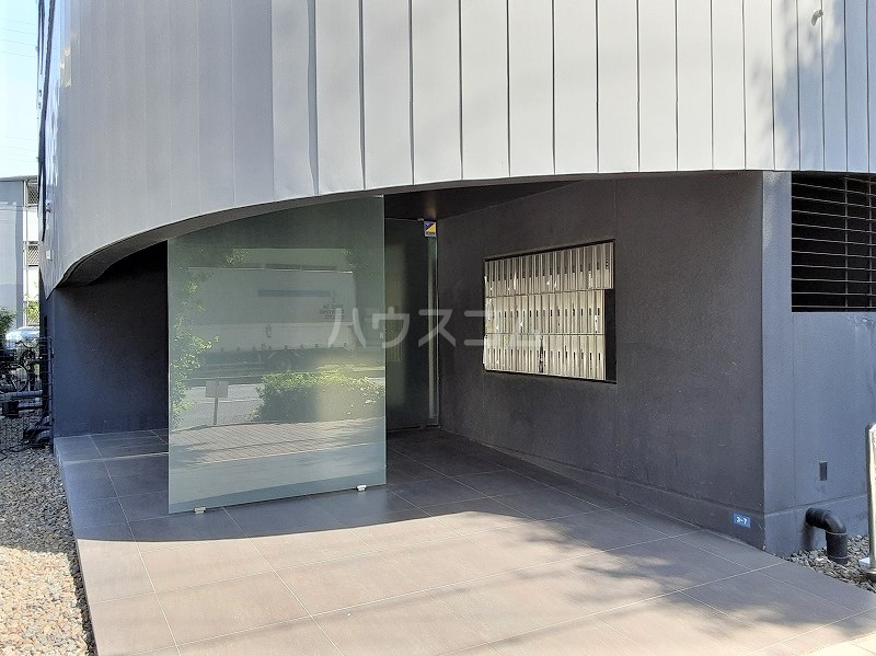 22/30 エントランス