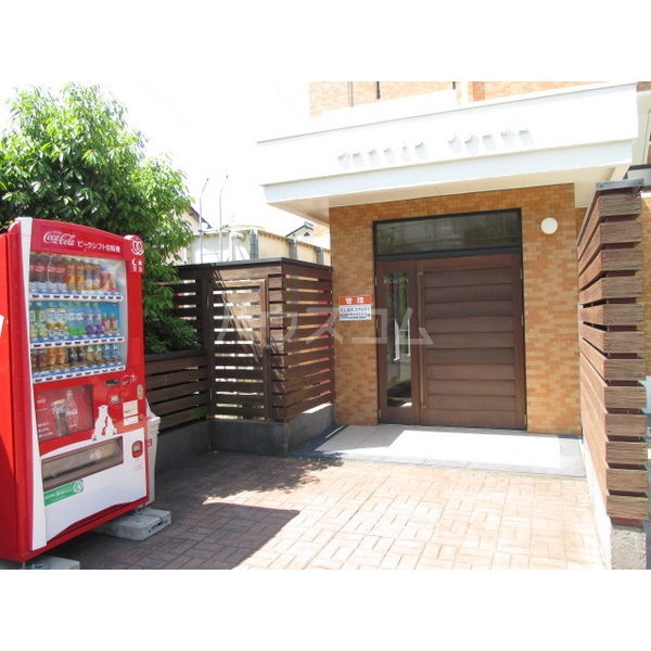 19/25 エントランス