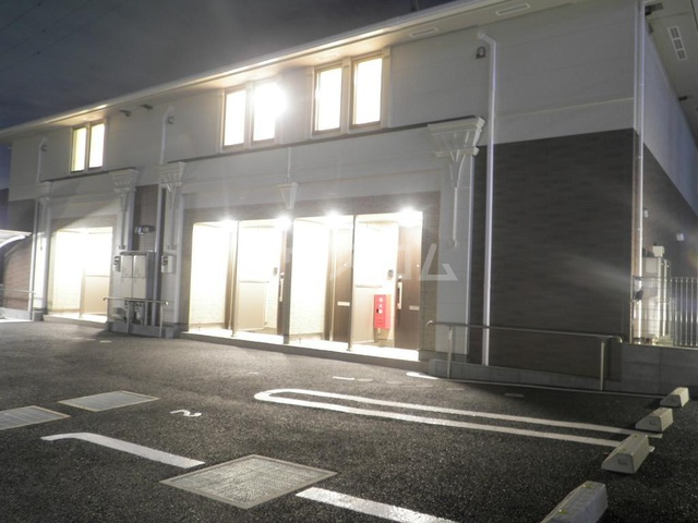 24/30 エントランス