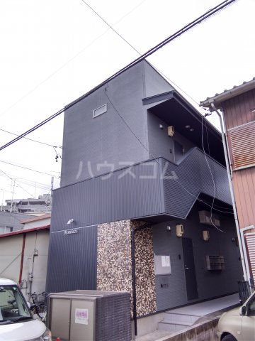 23/25 エントランス