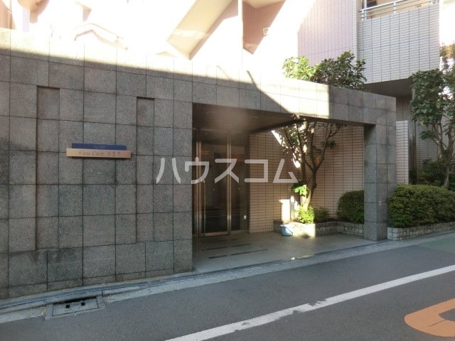 18/19 エントランス