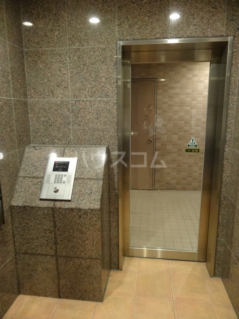 2/10 エントランス