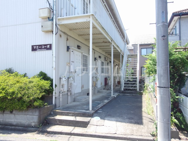 21/30 エントランス