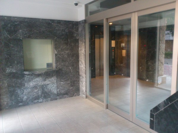 21/27 エントランス