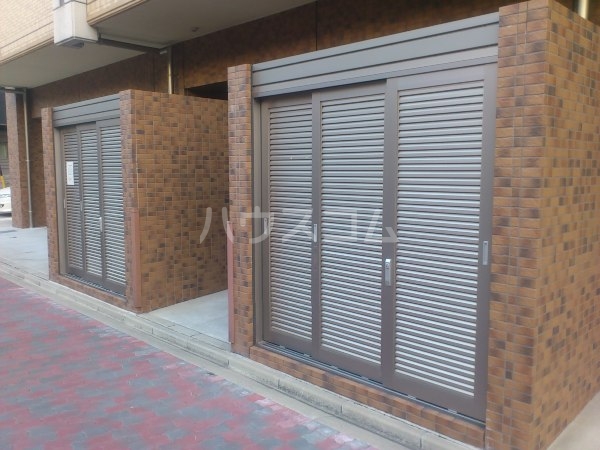 24/29 エントランス