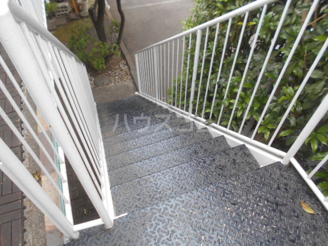 22/30 エントランス