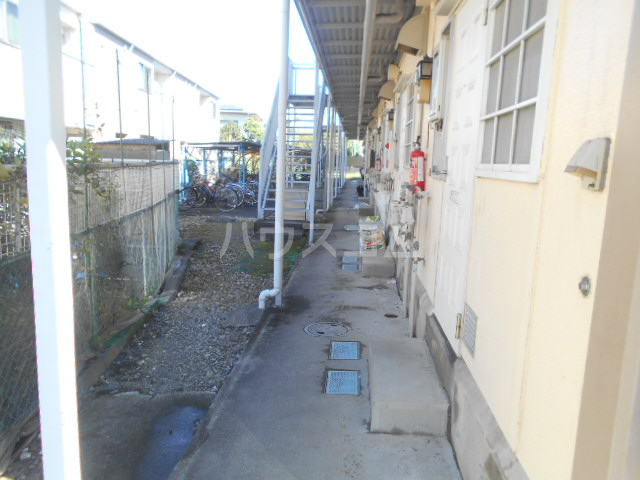 23/30 エントランス