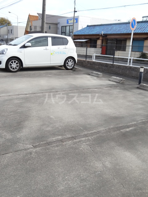 27/30 駐車場
