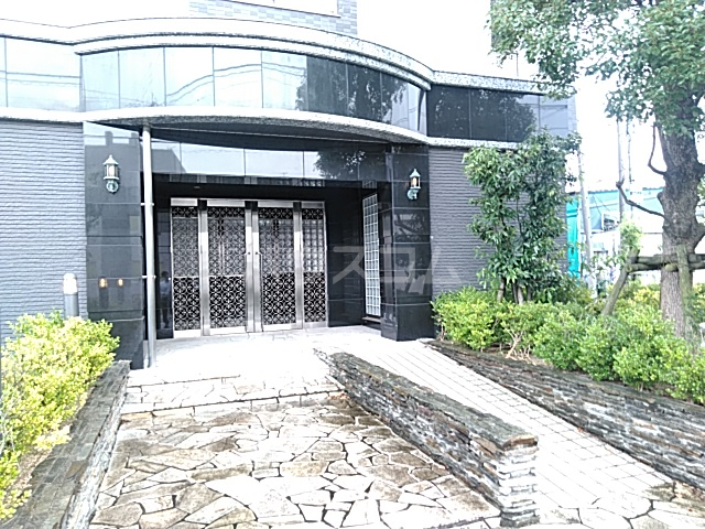 26/30 エントランス