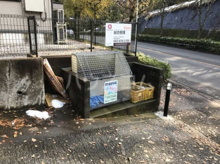 23/30 エントランス