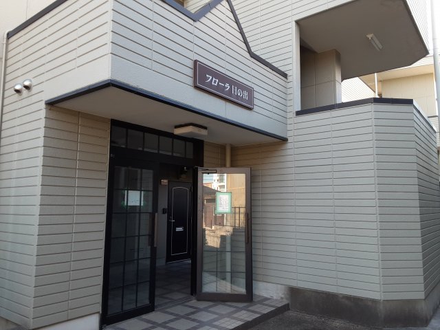 28/30 エントランス