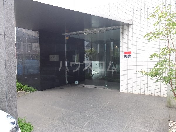 23/30 エントランス