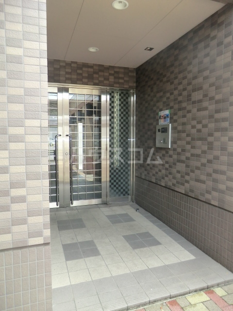 17/28 エントランス