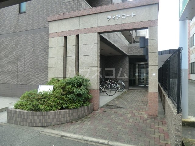 18/28 エントランス