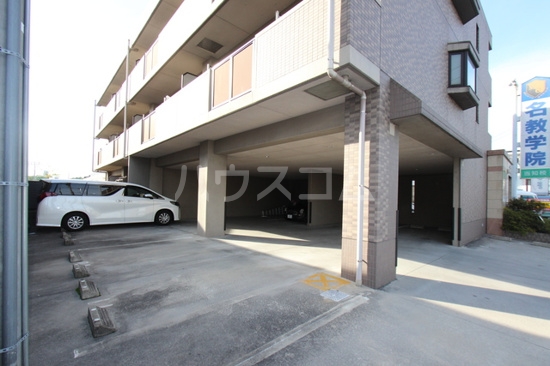 22/30 駐車場