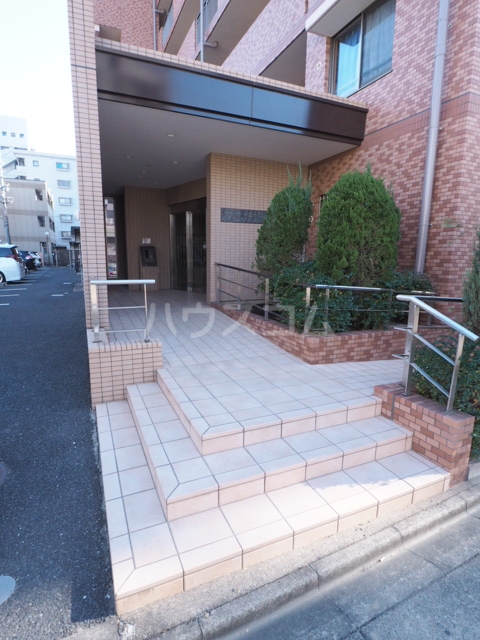 21/29 エントランス