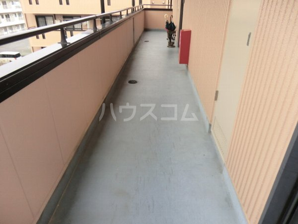 24/30 エントランス