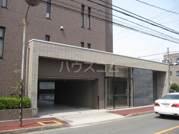 23/30 エントランス