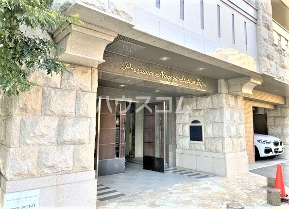 13/16 エントランス