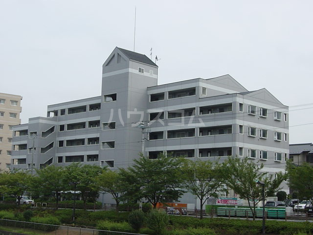 24/30 エントランス