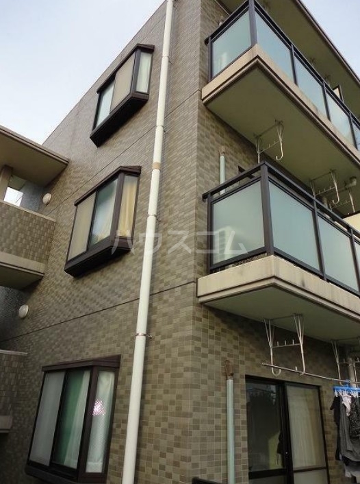 13/22 エントランス