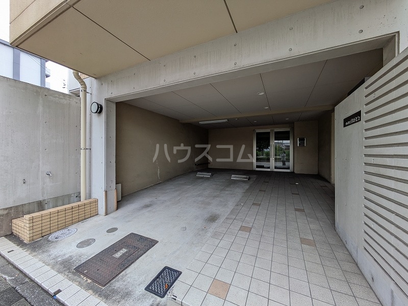 23/30 駐車場