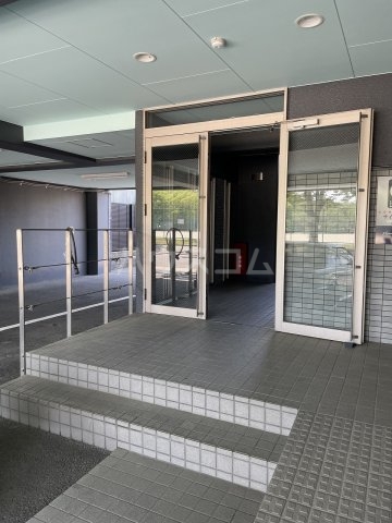 20/28 エントランス