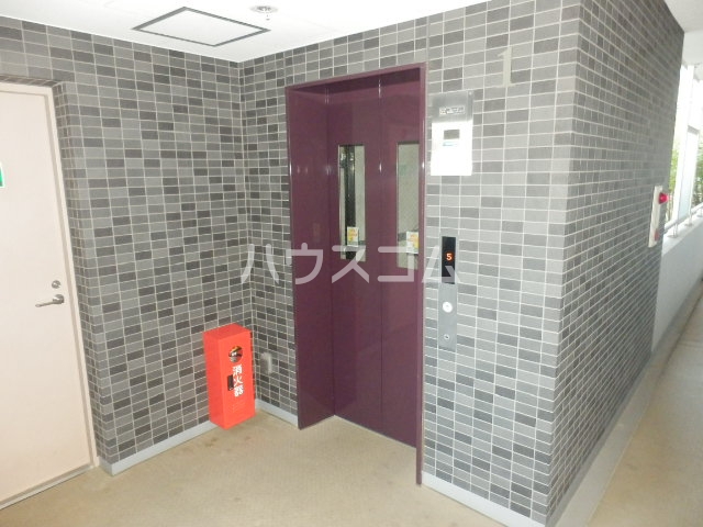 24/30 エントランス
