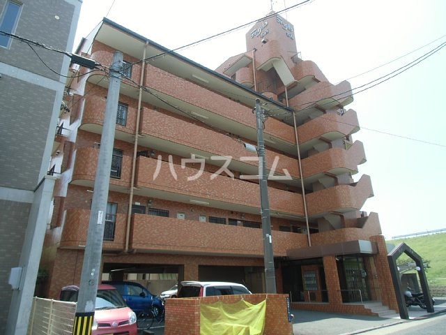 ティーグル名西の外観
